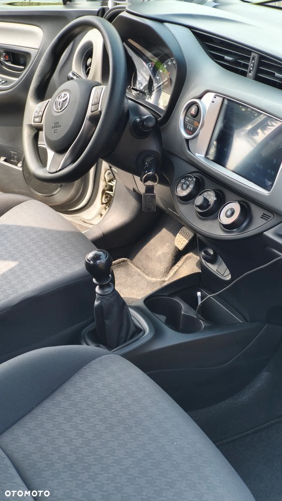 Toyota Yaris 1.5 Active - 12