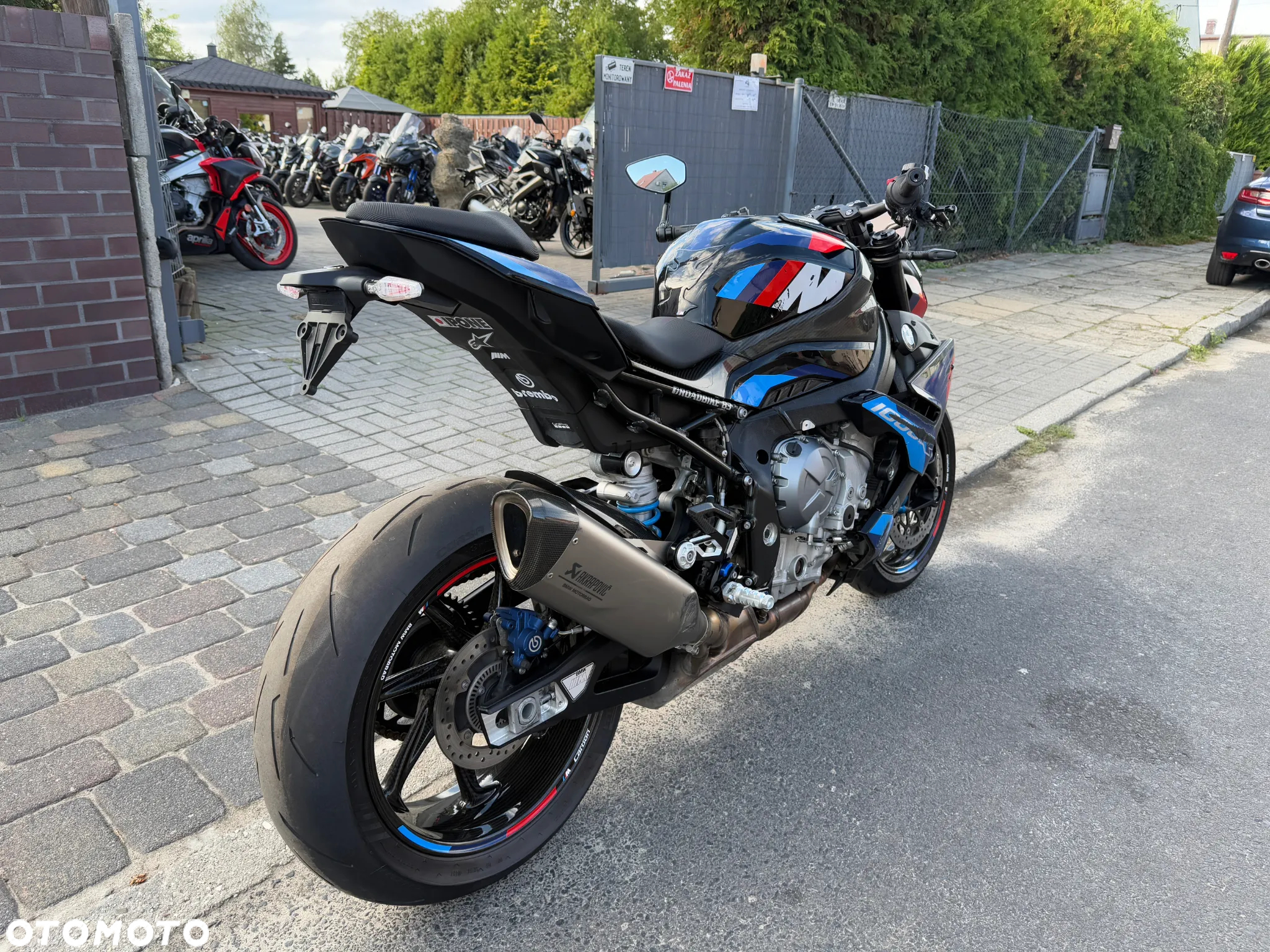 BMW S - 6