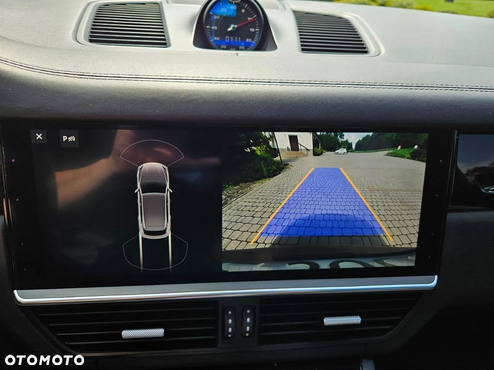 Porsche Cayenne - 23