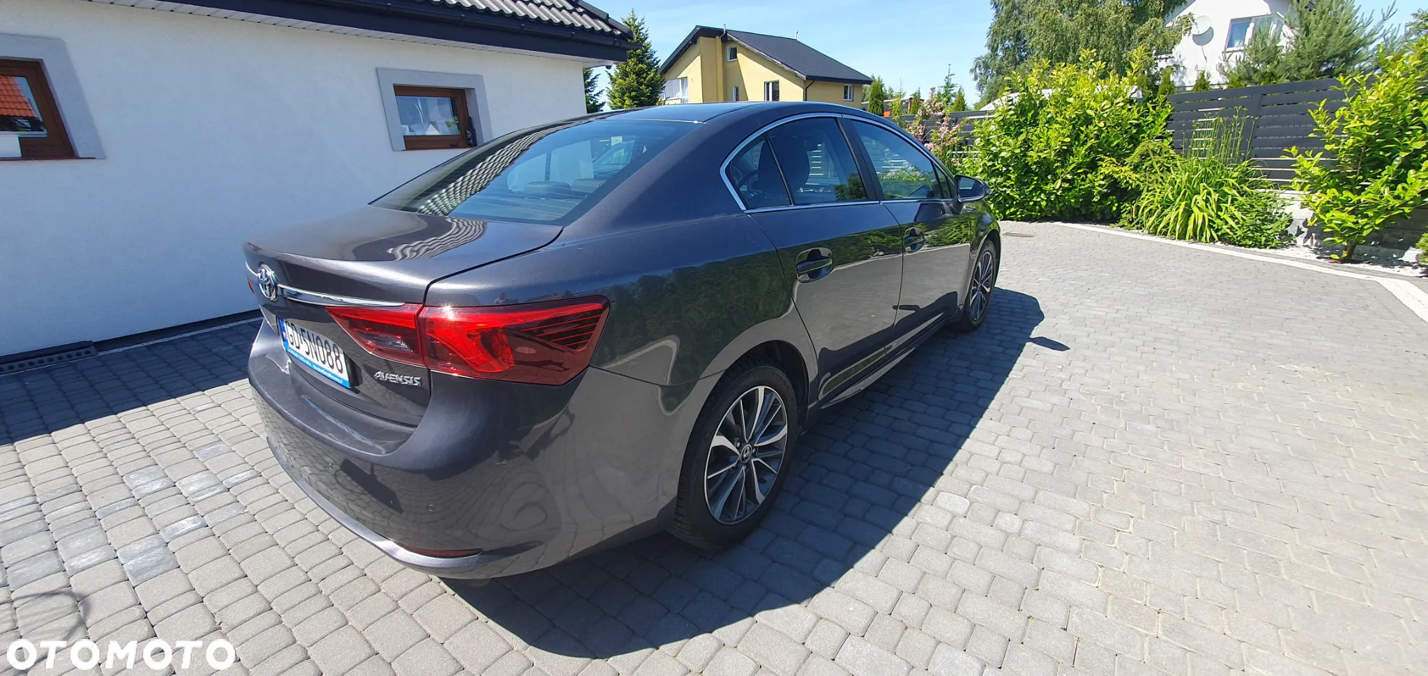 Toyota Avensis 2.0 D-4D Premium - 16