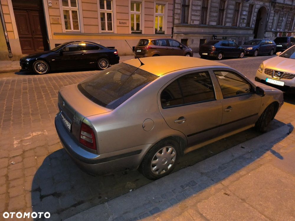 Skoda Octavia 1.6 Tour - 3