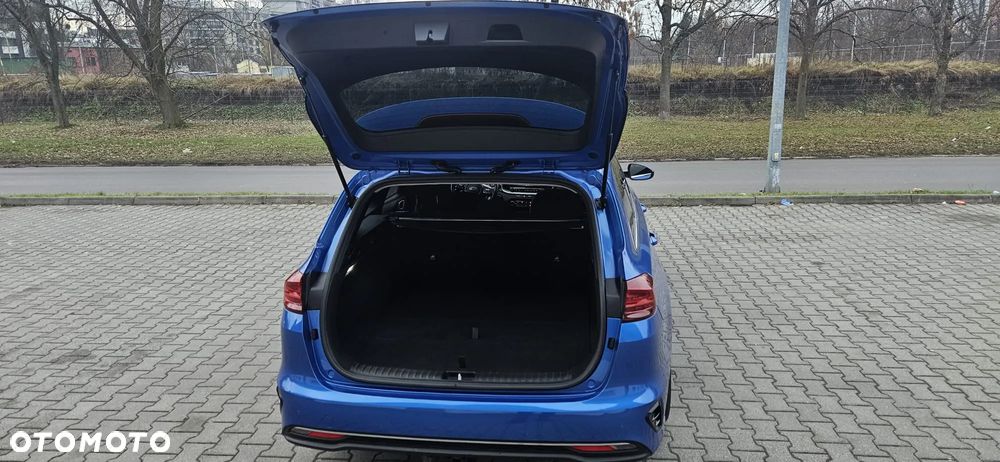 Kia Ceed - 10
