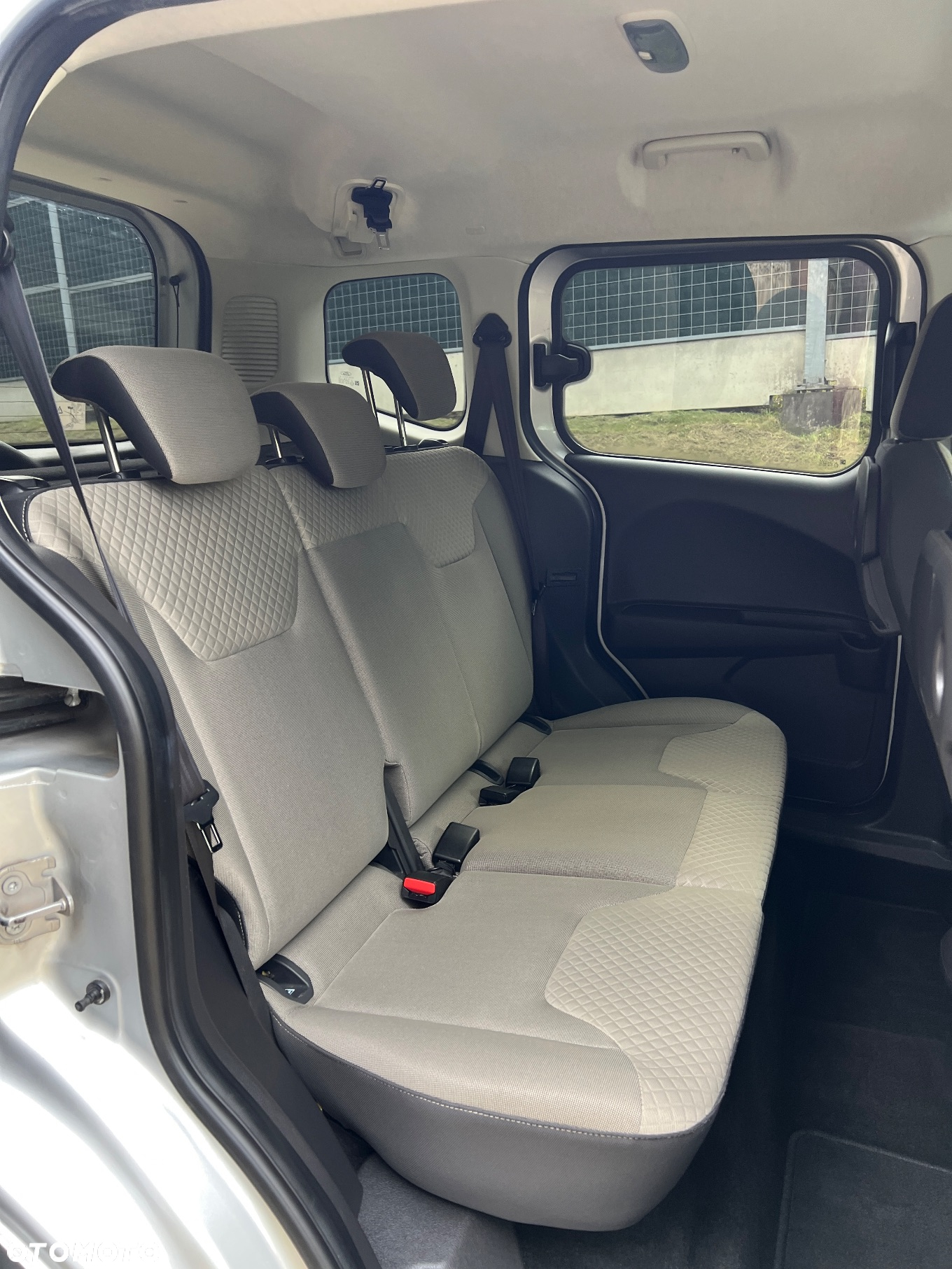 Ford Tourneo Courier 1.0 EcoBoost Trend - 7