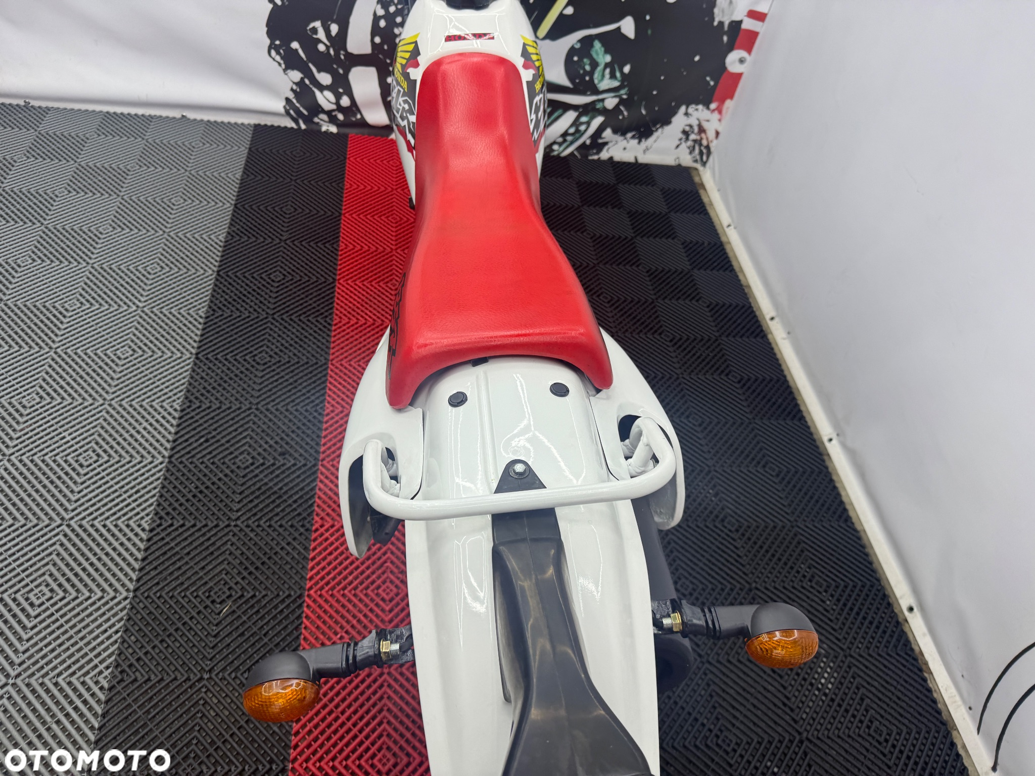 Honda XLR - 22