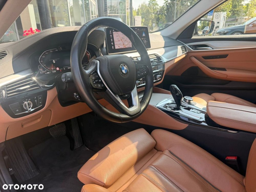 BMW Seria 5 530d xDrive mHEV Luxury Line - 11