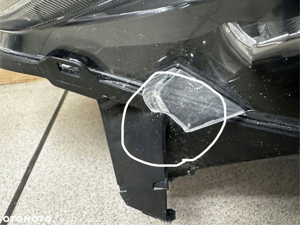 citroen jumpy iii 3 2016-23 rok vivaro 2019-23 rok 9808567680 lampa prawa - 4