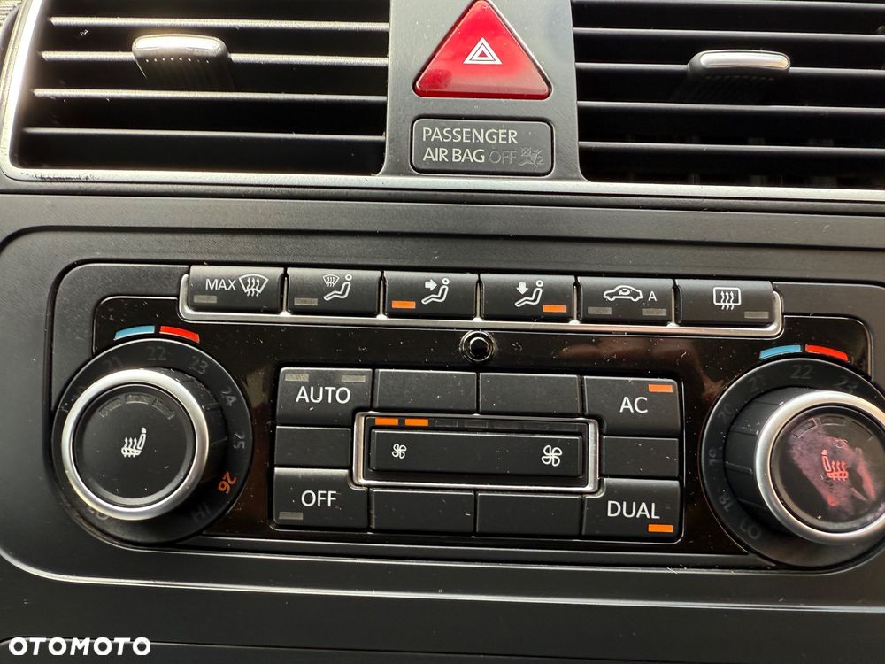 Volkswagen Touran - 30