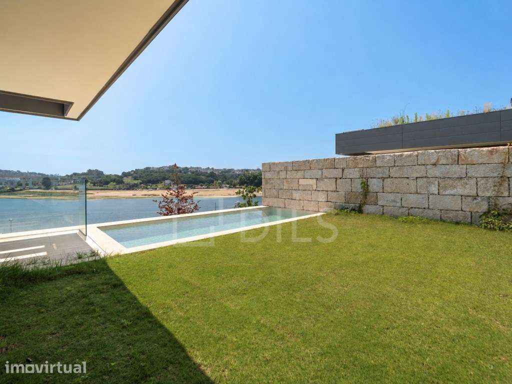 Moradia T4 Duplex, com jardim e piscina, frente ao Rio Douro - Grande imagem: 5/120