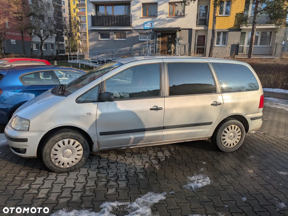 Volkswagen Sharan 1.9 TDI Comfortline Tiptr - 18