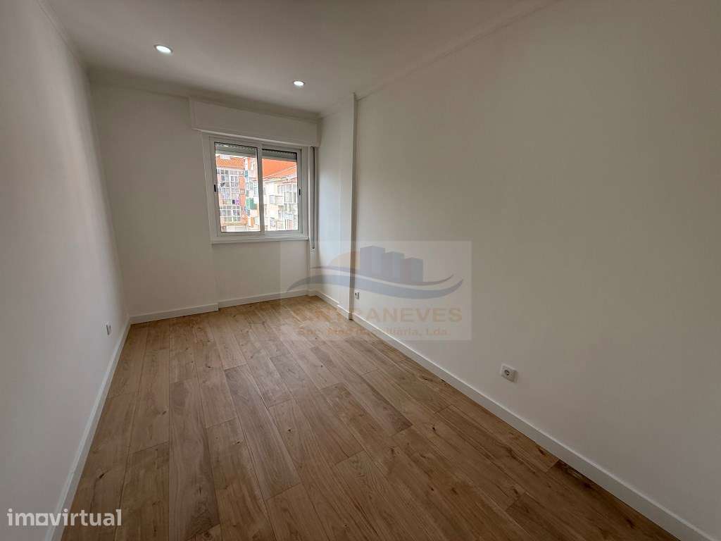 T3 com Excelente Potencial em Odivelas | 3º Andar | Zona Central e ... - Grande imagem: 3/10