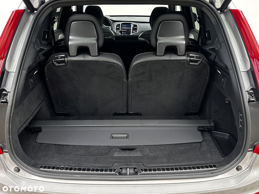 Volvo XC 90 - 8