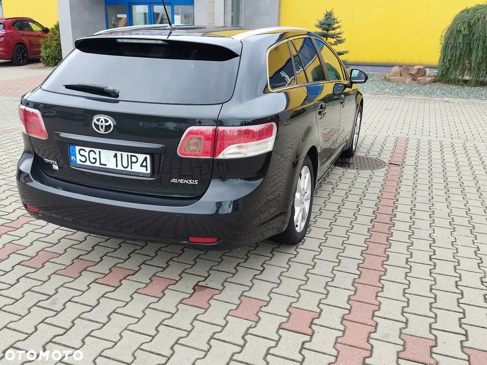 Toyota Avensis 2.0 Premium EU5 MS - 3
