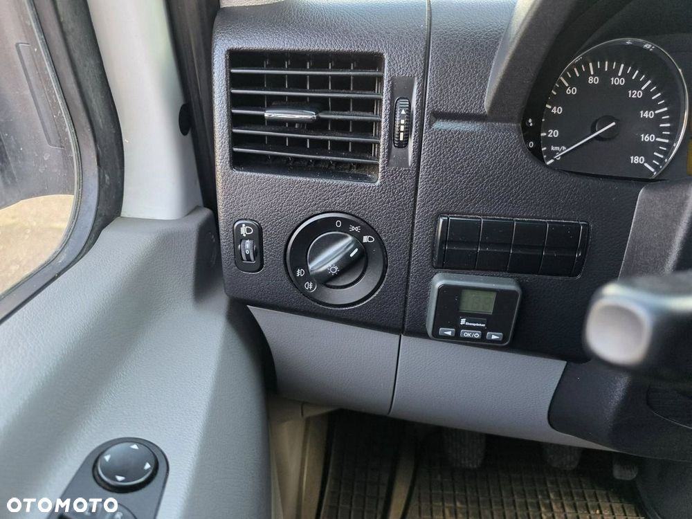 Mercedes-Benz Sprinter - 11