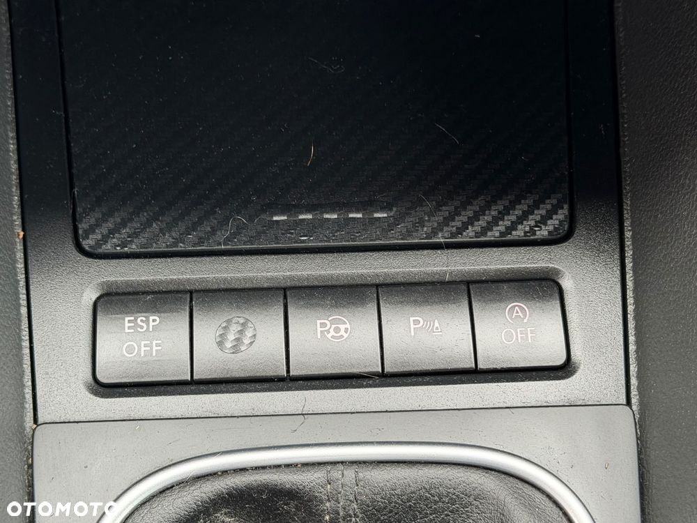 Volkswagen Golf 1.6 TDI Highline - 18