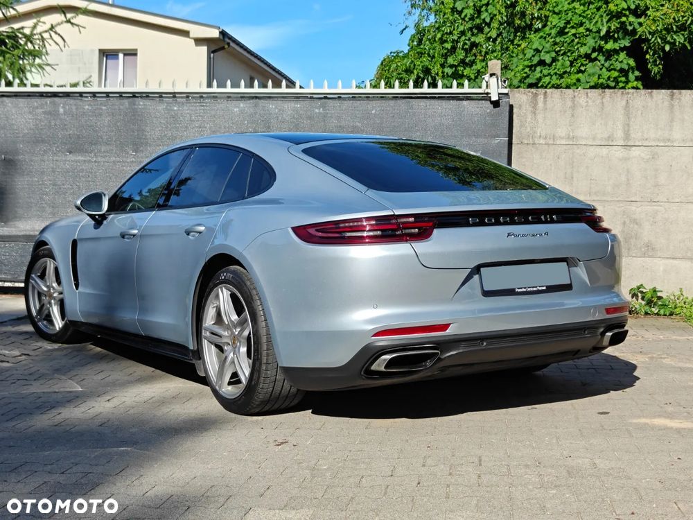 Porsche Panamera 4 - 5
