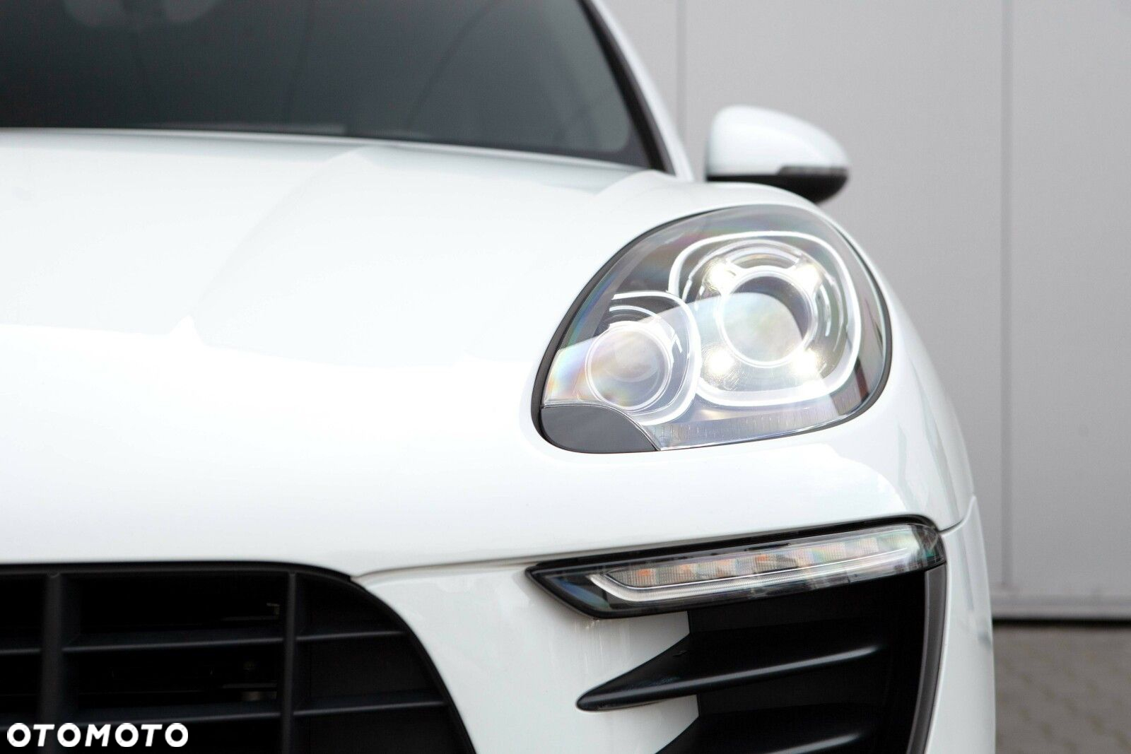 Porsche Macan Standard - 12