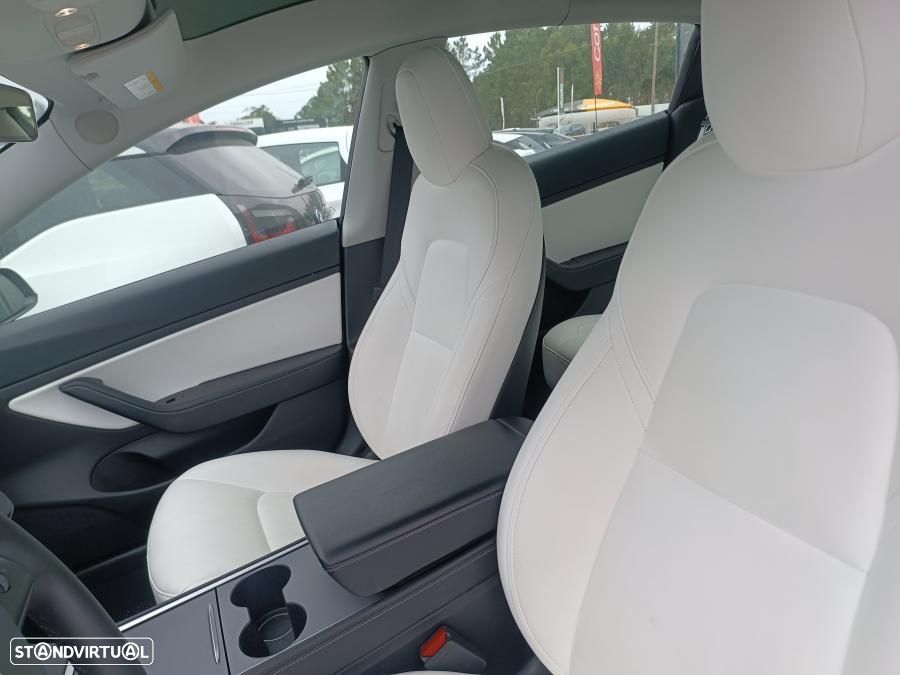 Tesla Model 3 - 5