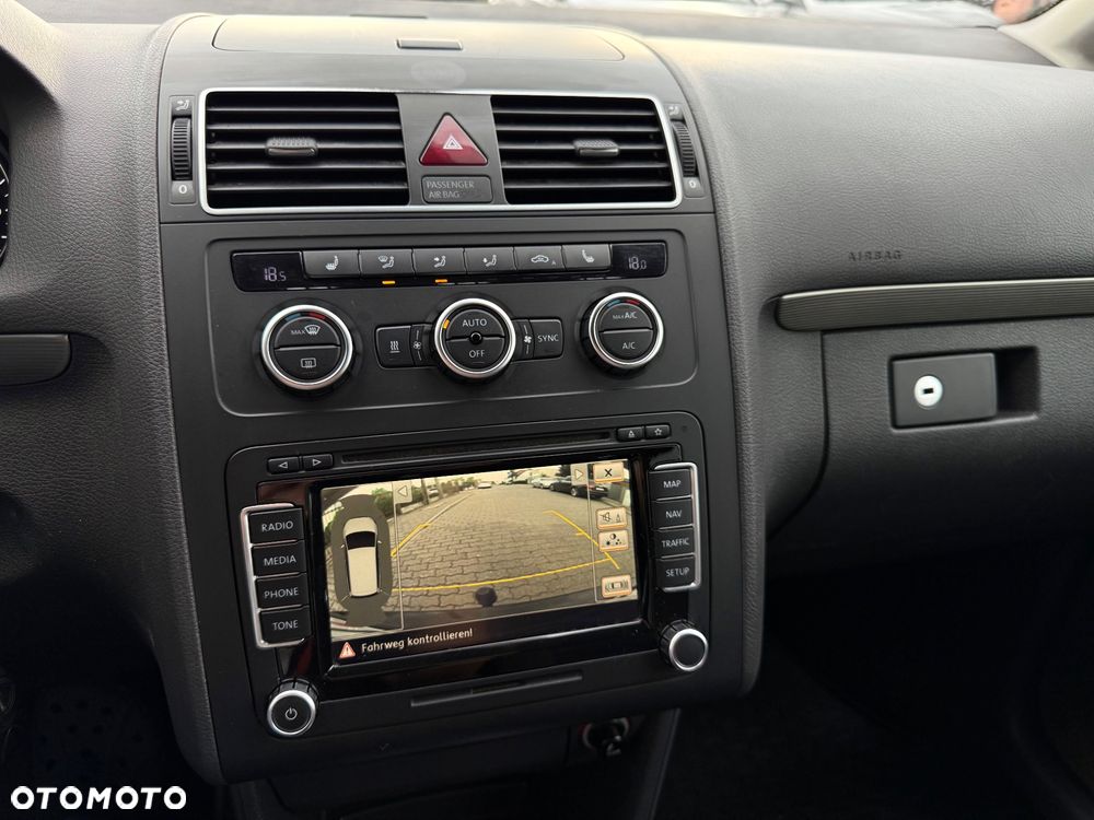 Volkswagen Touran 2.0 TDI DPF DSG Highline - 20