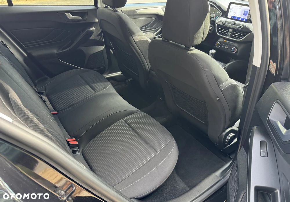 Ford Focus 1.0 EcoBoost Hybrid TITANIUM - 14