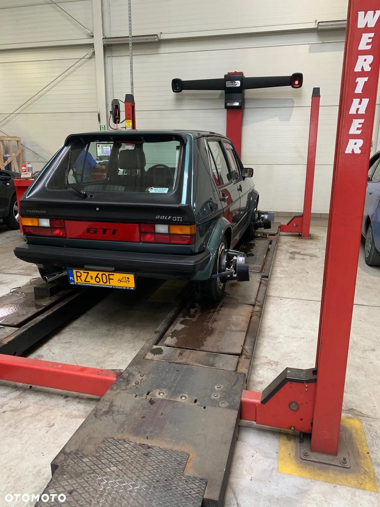 Volkswagen Golf 1.8 GTI - 39