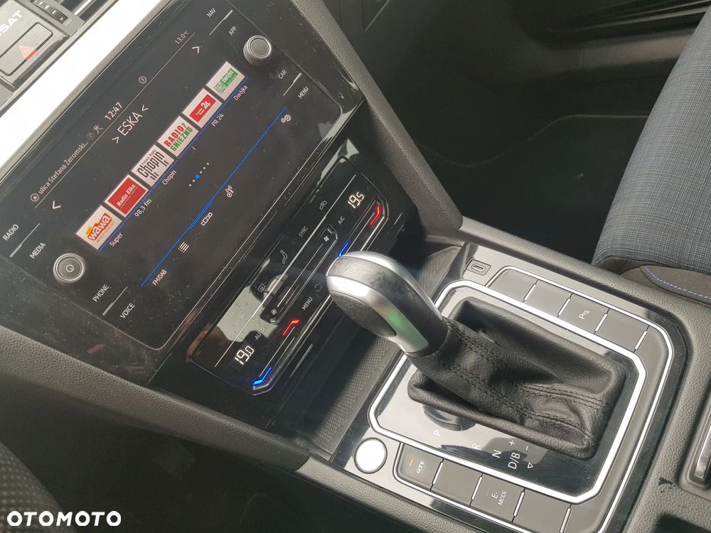 Volkswagen Passat - 23