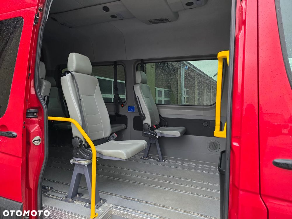 Mercedes-Benz Sprinter - 9