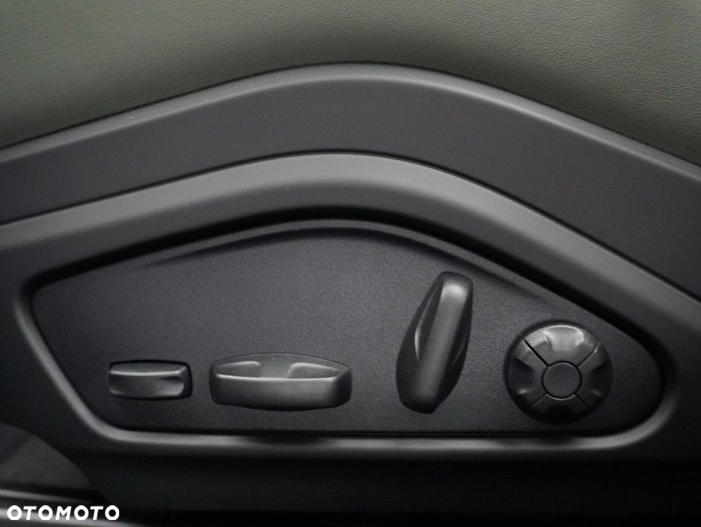 Porsche Panamera 4 E-Hybrid PHEV - 23