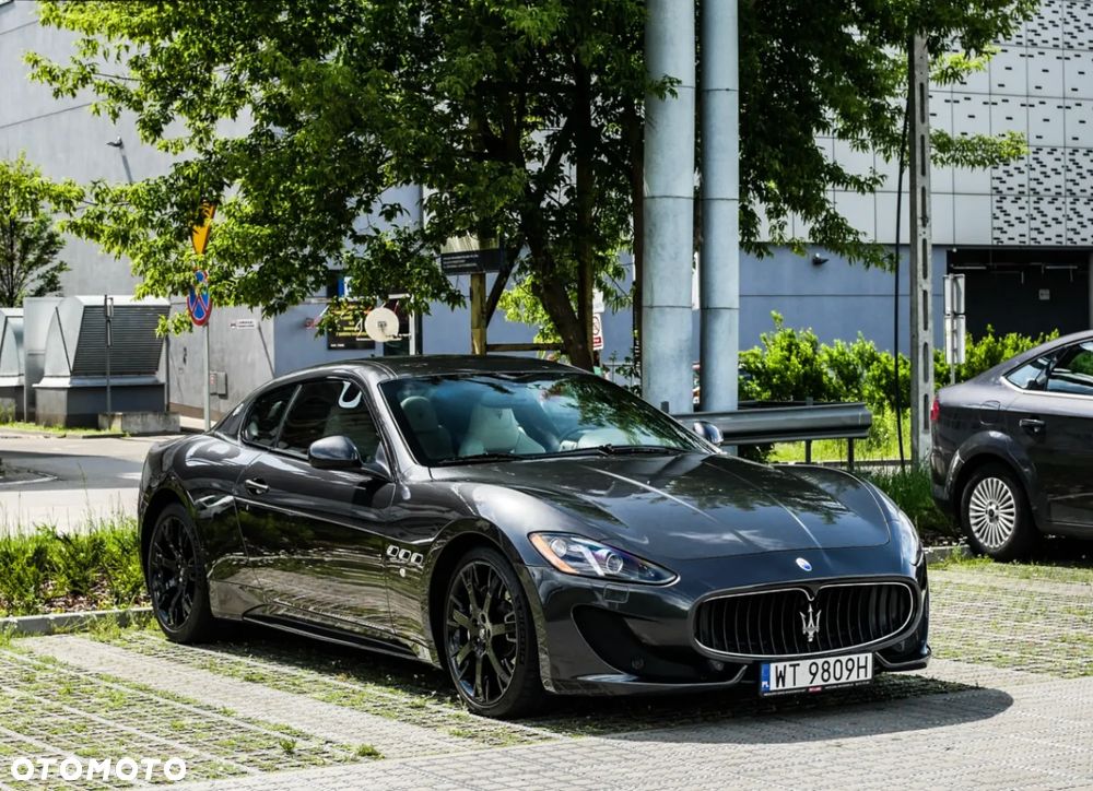 Maserati GranTurismo S Automat - 25