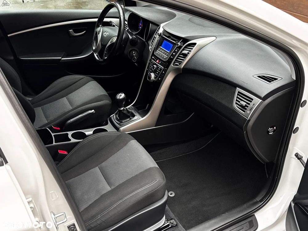 Hyundai i30 blue 1.6 GDI Style - 13