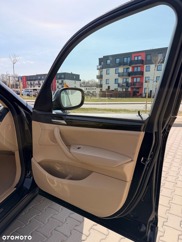 BMW X3 xDrive28i Sport-Aut - 16