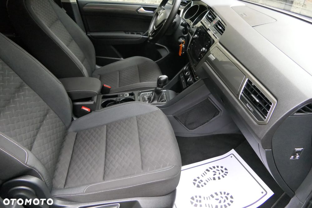 Volkswagen Touran 2.0 TDI SCR DSG Join - 24