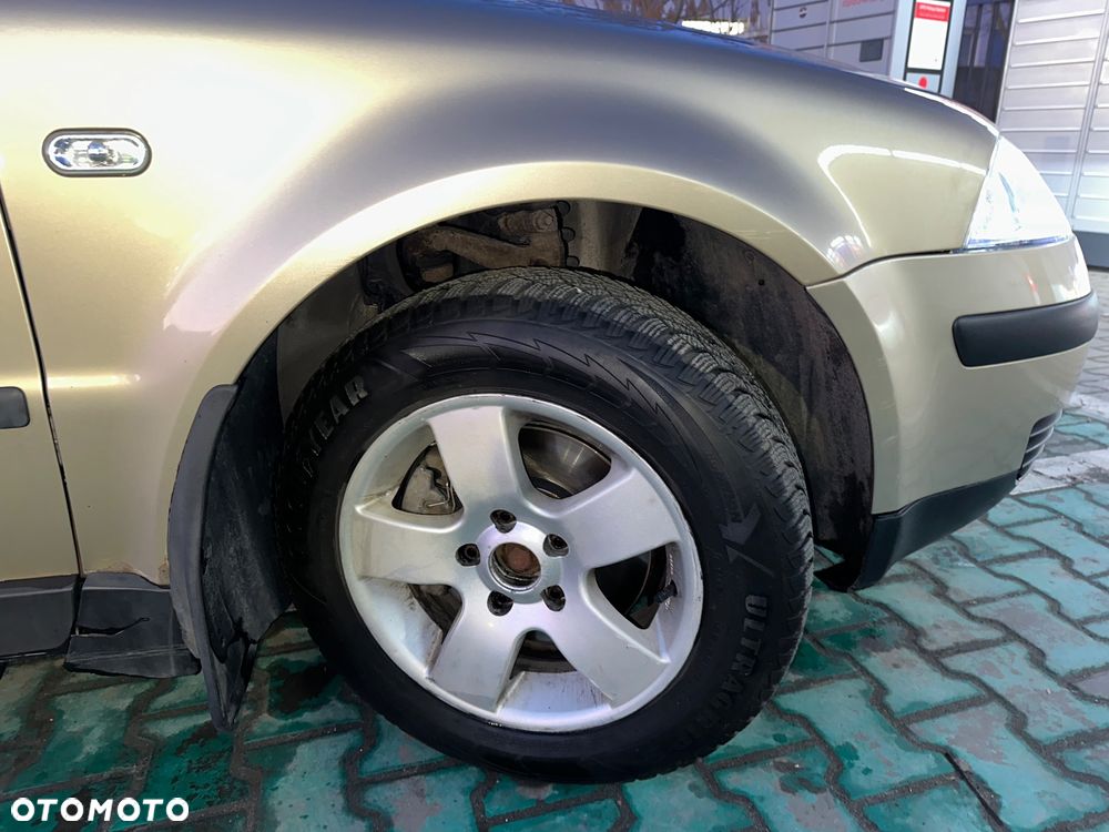 Volkswagen Passat 1.9 TDI Comfortline - 9