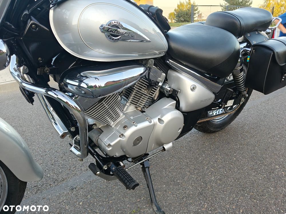 Suzuki Intruder - 8
