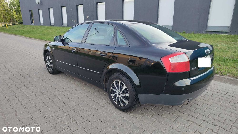 Audi A4 Limousine - 5