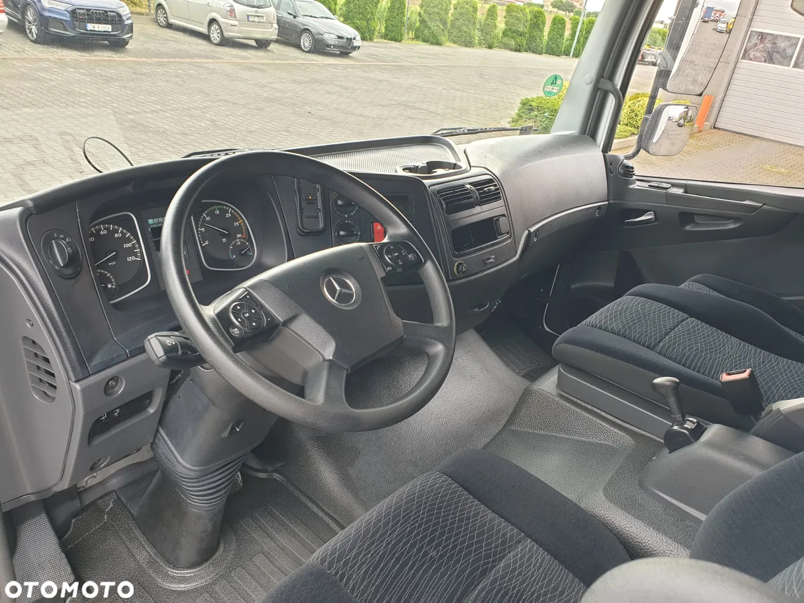 Mercedes-Benz ATEGO 818 L PLANDEKA + WINDA 3 FOTELE KLIMA PODUSZKI - 8