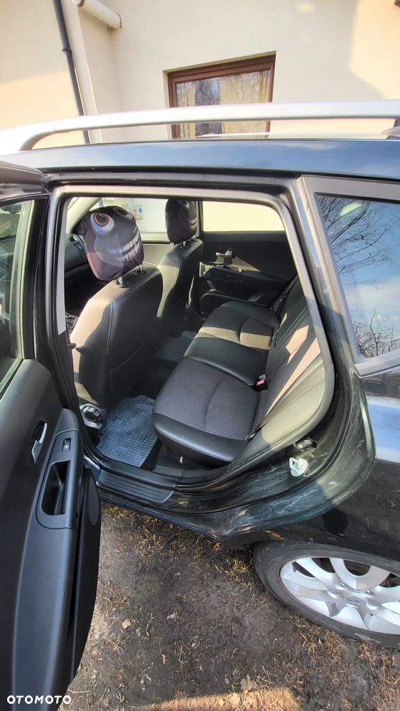 Kia Ceed 2.0 crdi Comfort + - 6