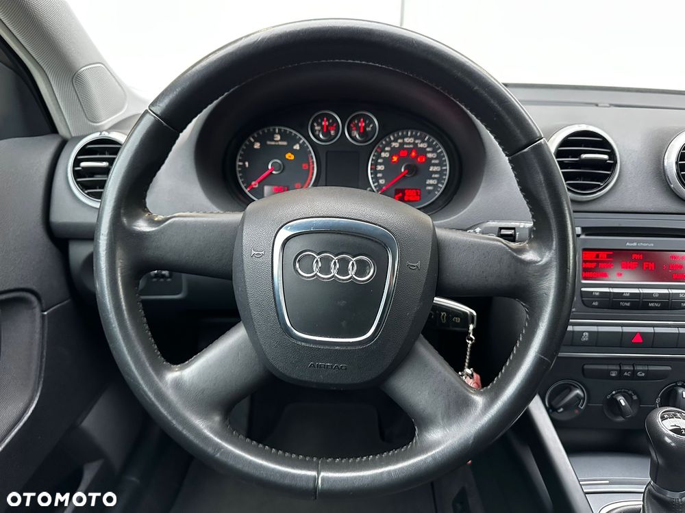 Audi A3 Sportback 1.6 TDI Ambiente - 22