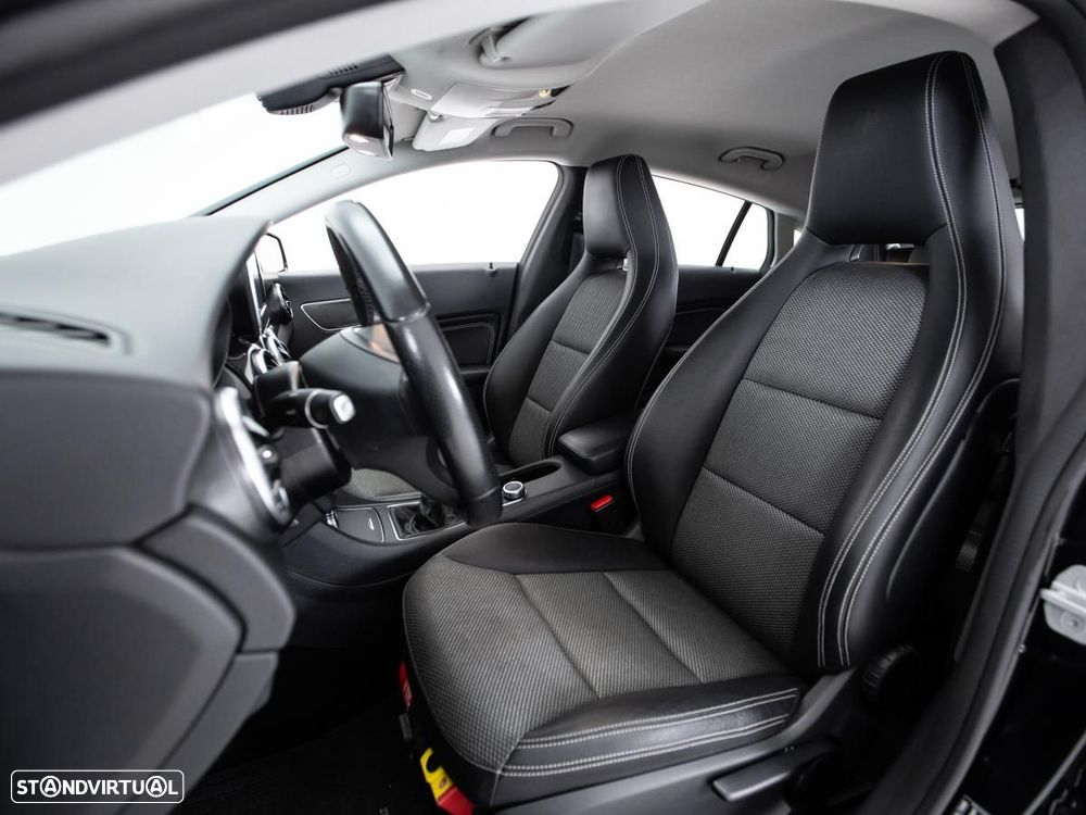 Mercedes-Benz CLA 180 - 9