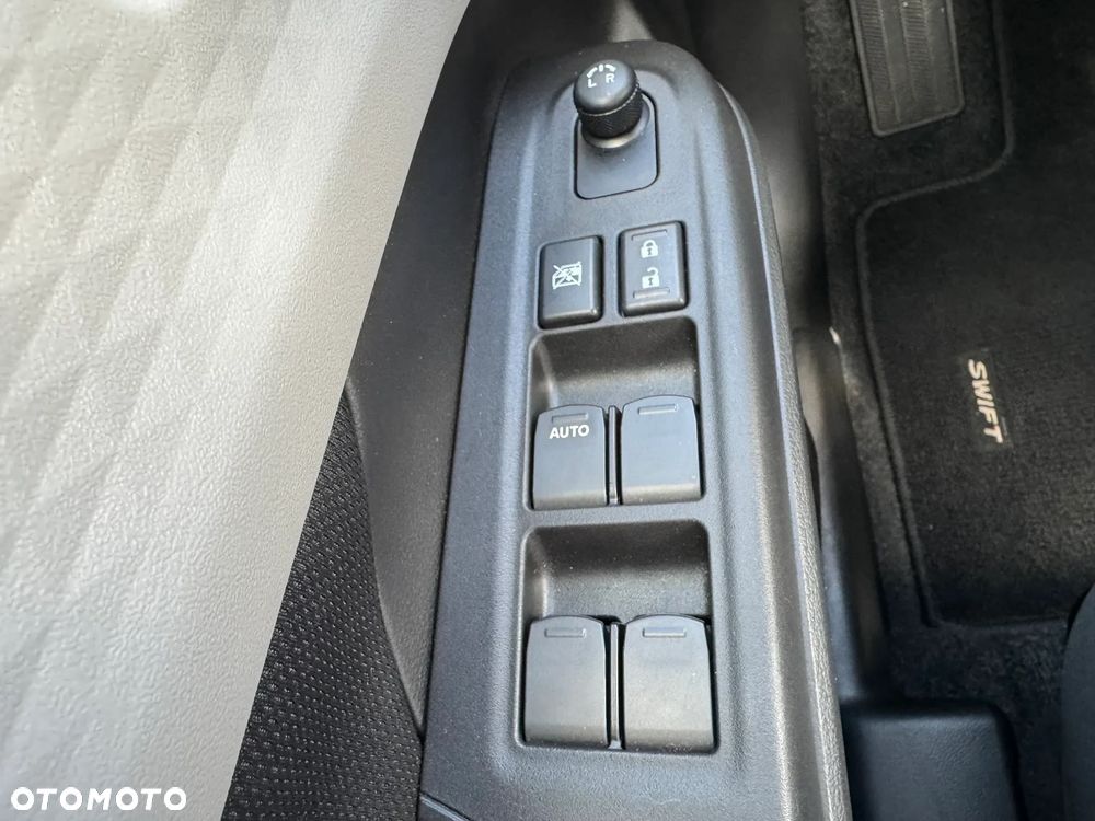 Suzuki Swift 1.2 Dualjet SHVS Premium Plus - 8