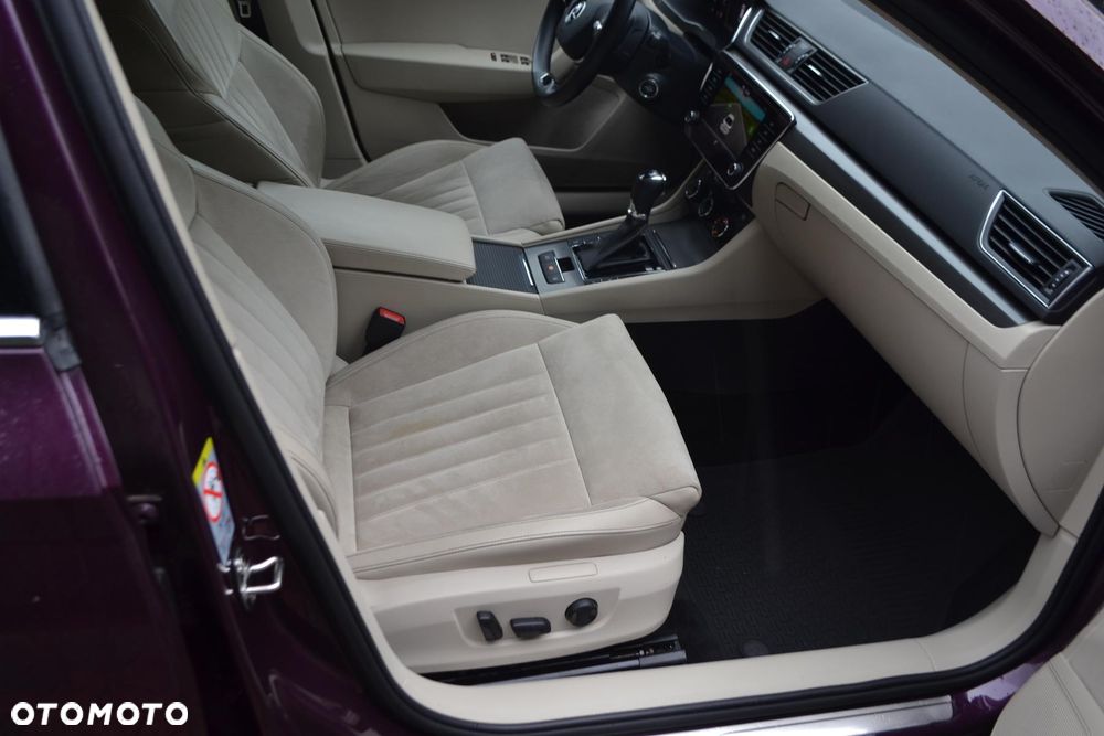 Skoda Superb 2.0 TDI SCR Style DSG - 32
