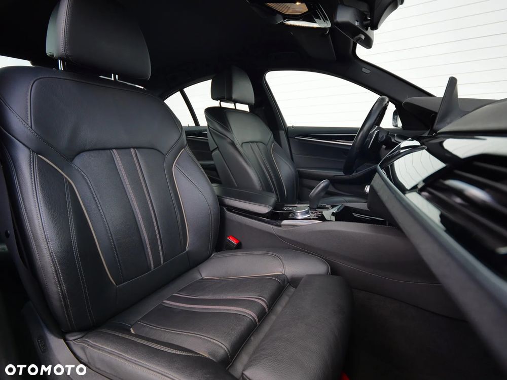 BMW Seria 5 530i xDrive M Sport sport - 35