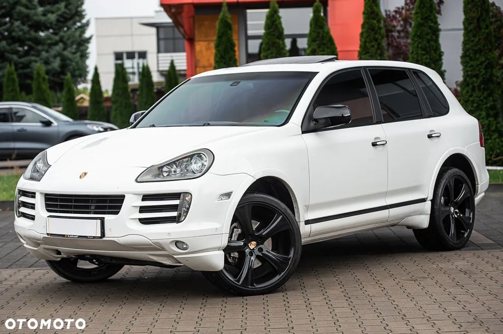 Porsche Cayenne - 1