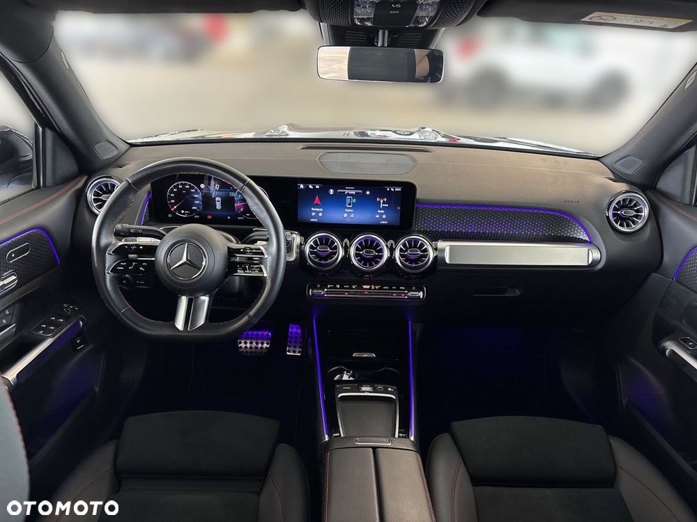 Mercedes-Benz GLB - 14