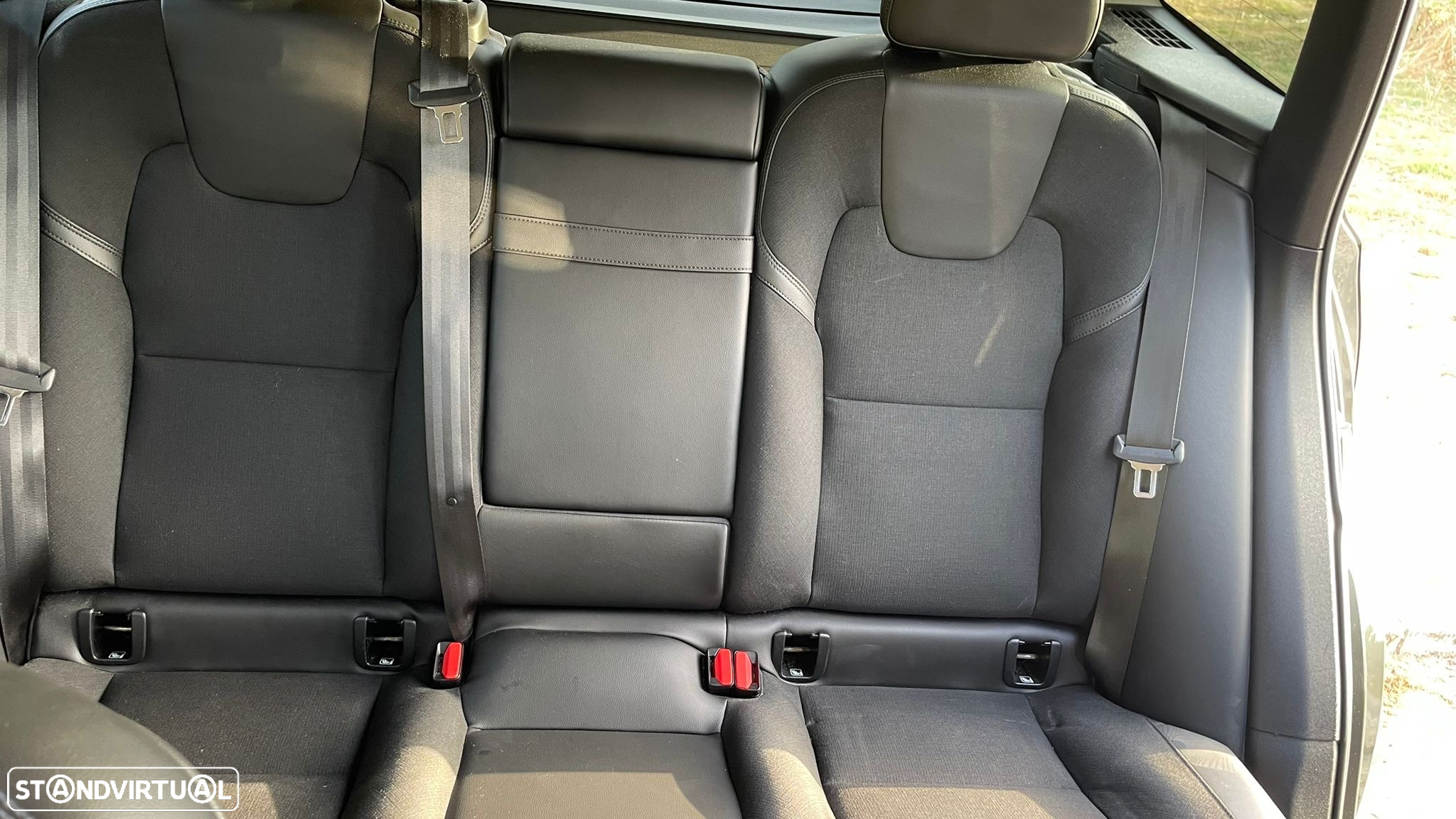 Volvo XC 60 2.0 D4 Momentum Geartronic - 14