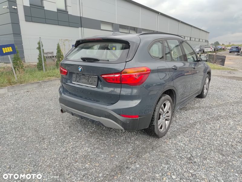 BMW X1 sDrive18i - 9