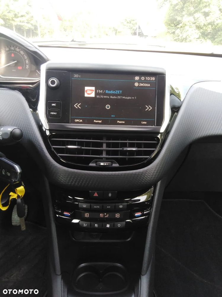 Peugeot 208 1.6 BlueHDi Allure S&S - 8