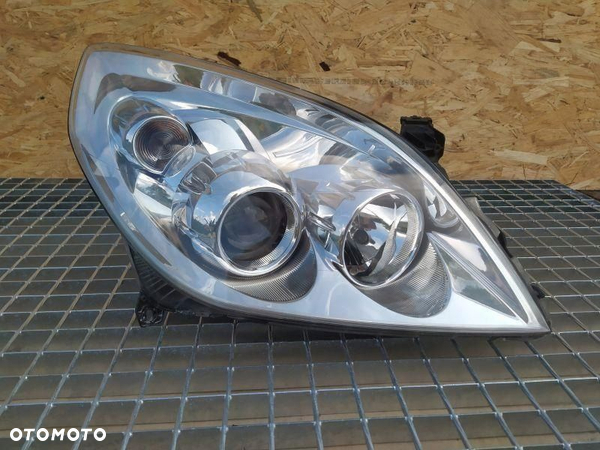 REFLEKTOR PRAWY PASAŻERA EU B. ŁADNY LAMPA PRAWA PRZENIA OPEL VECTRA C LIFT