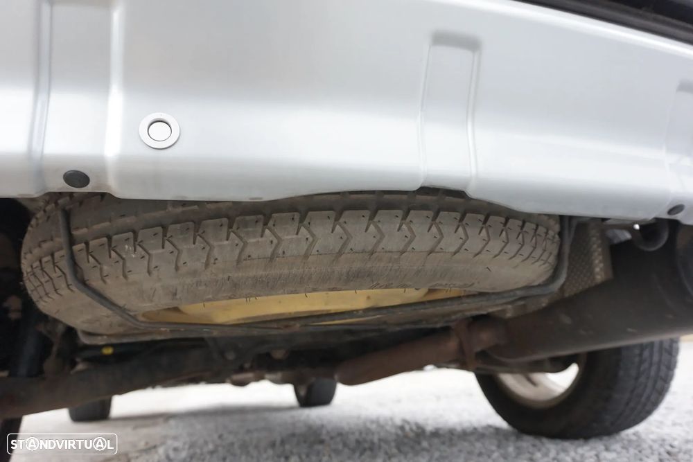 Mitsubishi Outlander 2.0 DI-D Intense+ 4WD - 16