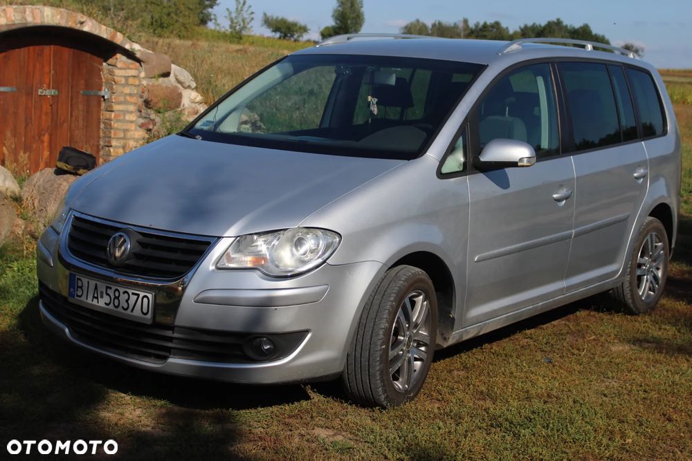 Volkswagen Touran - 1