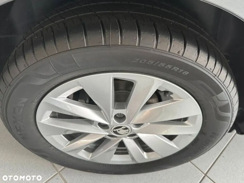 Skoda Scala 1.0 TSI Edition 130 DSG - 11